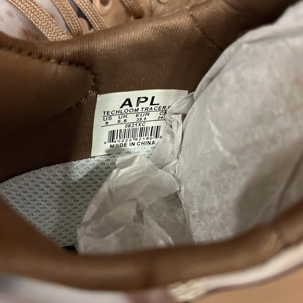 New APL Techloom Tracer Almond Caramel Tie Dye size 8